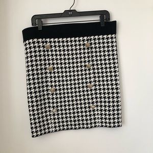 Good American short hood stocks skirt. Size 4 = XL